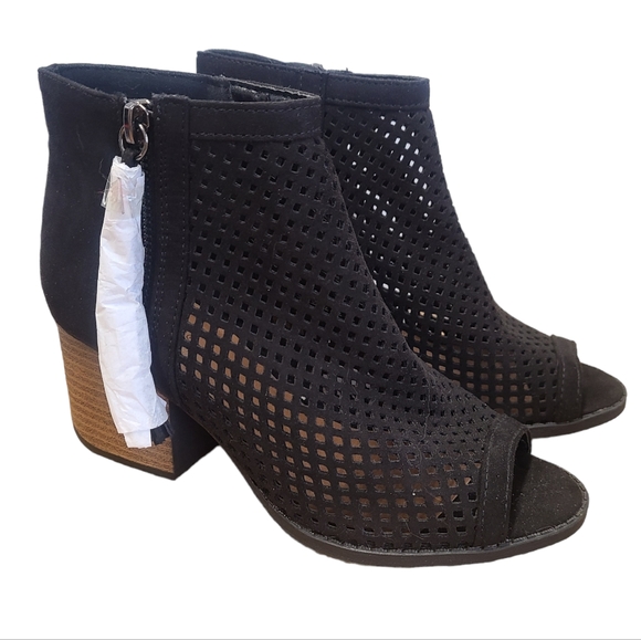Quipid Perforated Open Toe Ankle Booties size 5.5 BRAND NEW - Picture 2 of 7